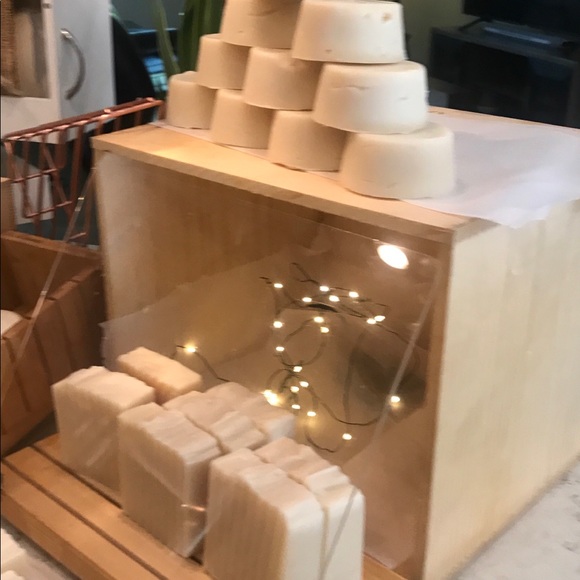 Meet your Posher, Lisa - Picture 3 of 5